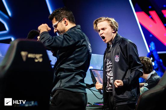 电竞职业选手之路的真实概率与挑战